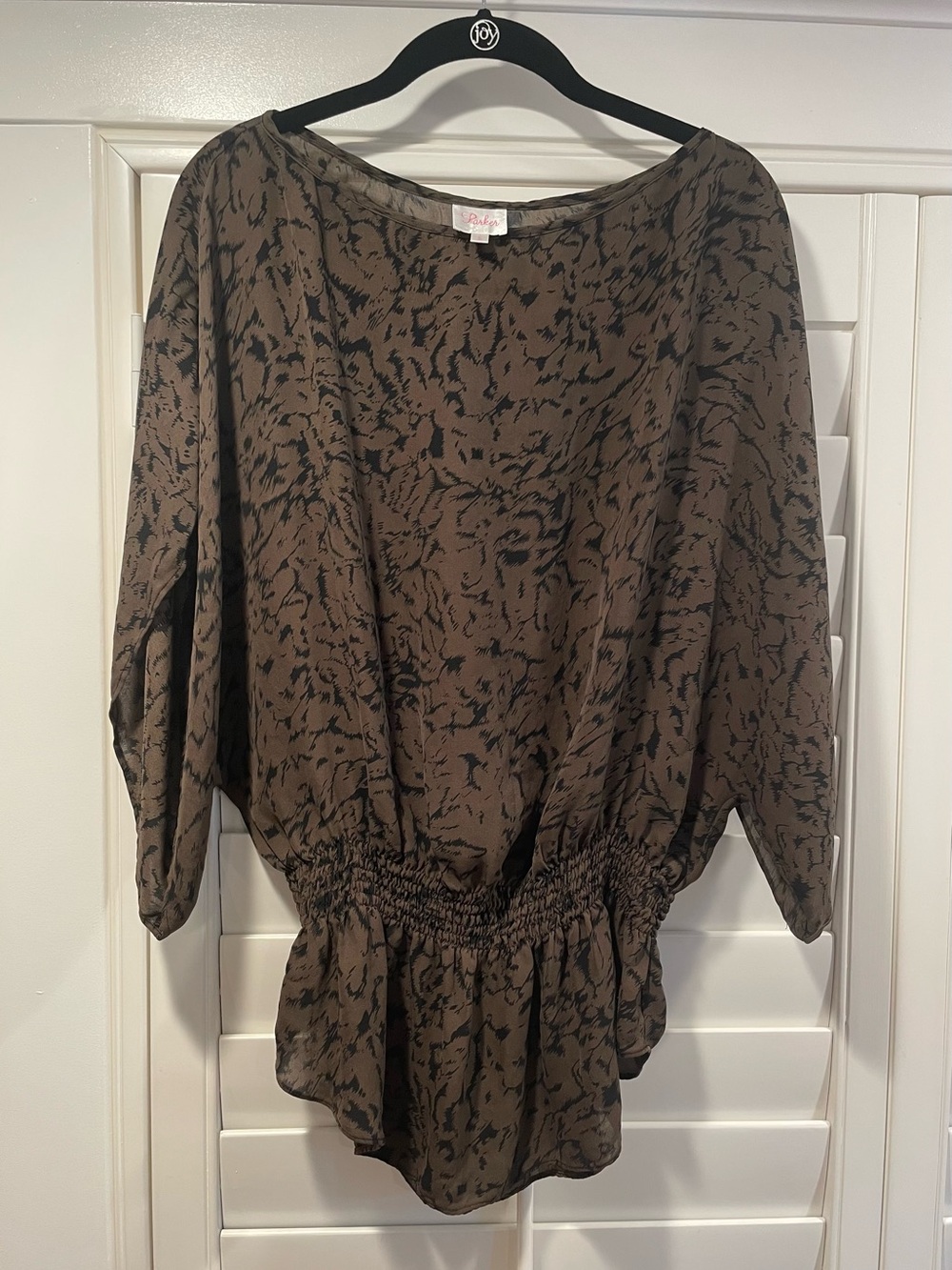 Parker 100% Silk Blouse with Black Abstract Print - Large